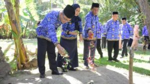 Ziarah Ke Makam Mantan Pejabat, Ismail: Bentuk Penghormatan atas Jasa Para ASN