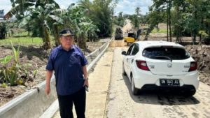 Preservasi Jalan Desa di Pulubala Wujud Komitmen Komisi 3 Tingkatkan Infrastruktur Daerah