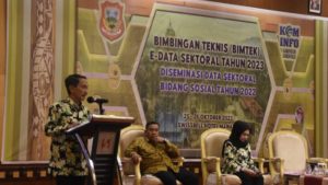 Bupati Nelson Buka Bimtek E-Data Sektoral
