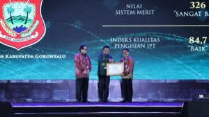 Pemkab Gorontalo Raih Anugrah Meritokrasi KASN