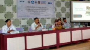 Kadis Kominfo Kabgor Sosialisasikan Literasi Keamanan Digital di Desa Tabongo Timur