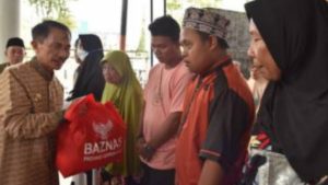 100 Warga Kabupaten Gorontalo Terima Bantuan Paket Merdeka dari Baznas
