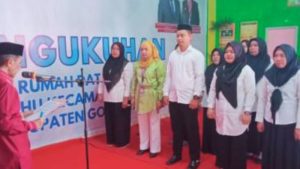 Deputi Lalitbang BKKBN RI Kukuhkan Ketua dan Pengurus Pokja Kampung KB Desa Hutabohu