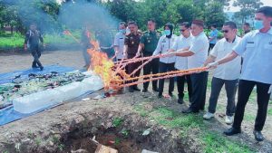 Nawir Apresiasi Pemusnahan Babuk oleh Kejari Kabupaten Gorontalo
