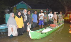 Peduli Korban Banjir, KPU Kabgor Salurkan Bantuan