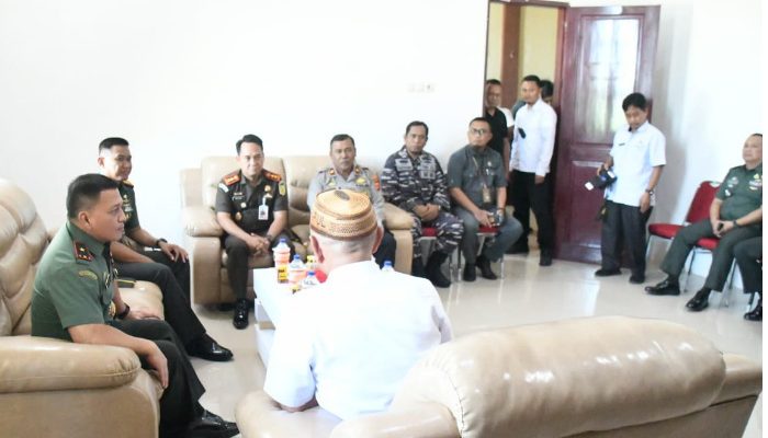 Danrem 133/NW Audiensi Dengan Bupati Pohuwato