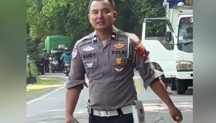 Viral Aksi Polantas Polres Gorontalo Bantu Pengendara, Tuai Pujian dari Warganet