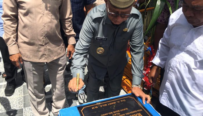 Bupati Ismet Mile Resmikan Masjid Jabal Nur di Bone Raya