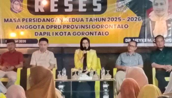 Reses di Heledulaa Selatan, Meyke Camaru Ajak Warga Perangi Sampah