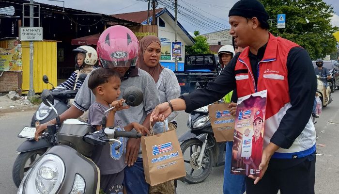 Pertamina Patra Niaga Regional Sulawesi Berbagi 3.300 Takjil, Hangatkan Ramadan di Sulsel dan Sulbar