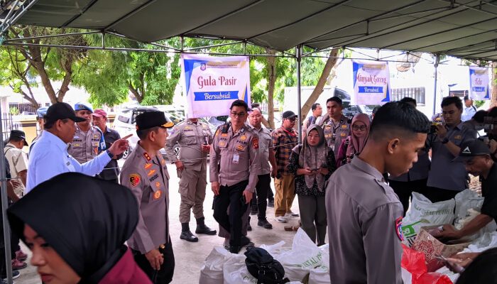 Polda Gorontalo Adakan Pasar Murah, Bantu Warga Penuhi Kebutuhan Pokok