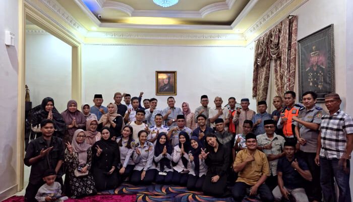 Pererat Silaturahmi, Revi Bobihoe Gelar Bukber Bareng Staf Dishub Kabgor