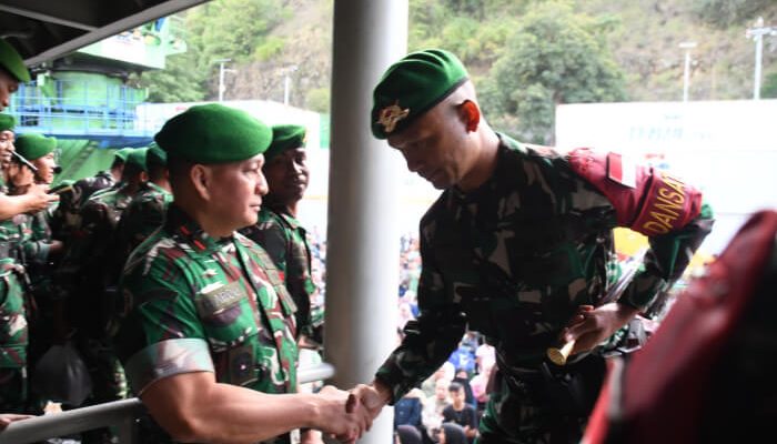 Danrem 133/NW Resmi Lepas Personel Satgas Pamtas RI-PNG Mobile Wilayah Papua