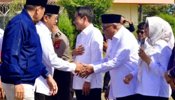 Wabup Tonny Junus Sambut Kedatangan Wamen Transmigrasi di Gorontalo