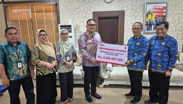 Pemkot Gorontalo Terima Deviden Rp5,2 M dan Bantuan Rp662 Juta untuk CSR dari Bank SulutGo