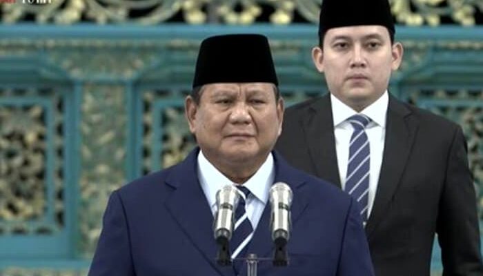 Prabowo Sentil Narasi RI Gelap: Kabur Aja, Biar Gak Gaduh