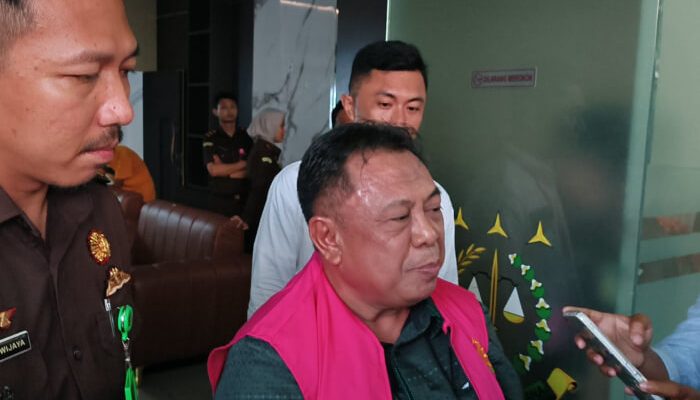 HRA Buka-bukaan Sebelum Naik Mobil Tahanan, Beri Pesan ke Kejari Kabgor