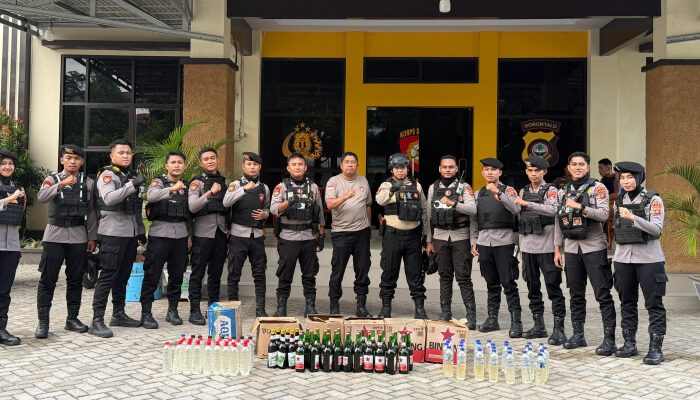 Tiga Wilayah Disisir, Polda Gorontalo Sita Puluhan Botol Miras
