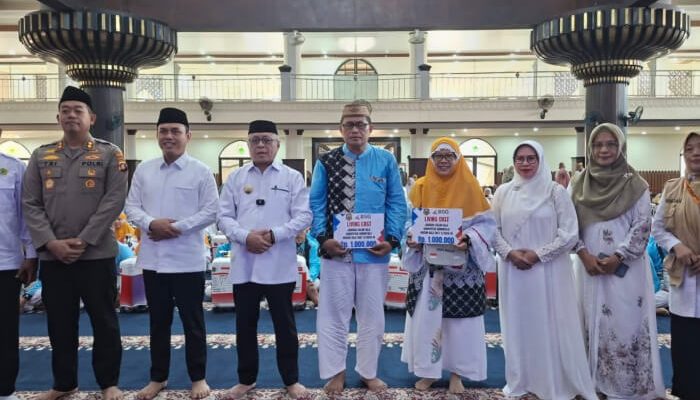Bupati Lepas Kloter 30, JCH Kabgor dapat Uang Saku Rp1 Juta Per Orang