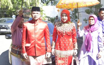 Pulang Kampung, Wali Kota Jakarta Selatan Disambut Adat Mopotilolo
