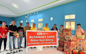Alfamart Salurkan Bantuan Banjir Bandang di Biau Gorontalo Utara