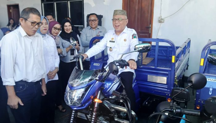 Momentum HUT Ke-65, Bank SulutGo Serahkan 7 Viar ke Pemkab Gorontalo