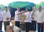 Boltara Peduli, Bupati Sirajudin Lasena Serahkan Bantuan untuk 2.817 Korban Banjir Biau