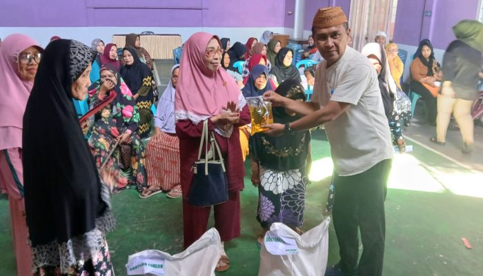 Salurkan Bantuan Pangan ke 250 Warga, Lurah Kayumerah: Semoga Bermanfaat