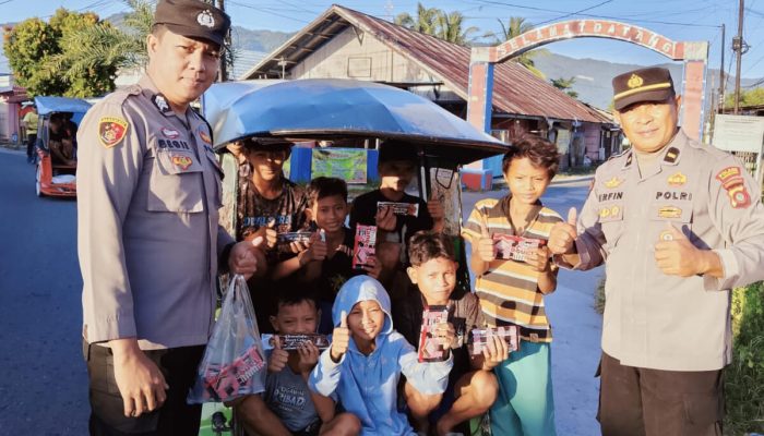 Dari Atur Lalin ke Bagi Snack: Aksi Humanis Polres Gorontalo di HUT Bhayangkara Ke-80