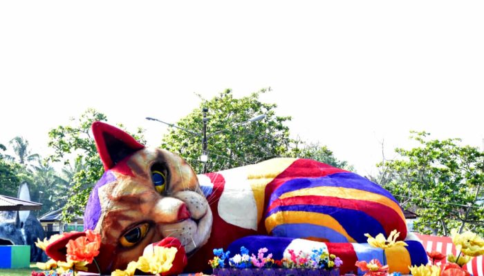 Viral Jadi Spot Foto, Ternyata Kucing Raksasa di Pentadio Resort Punya Batas Waktu