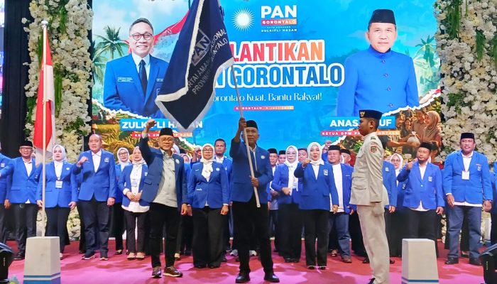 Zulkifli Hasan Resmi Lantik Pengurus DPW dan DPD PAN Se-Gorontalo