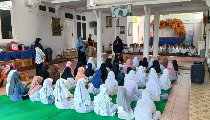 Rahmijati Center Gelar Doa Bersama Santri RCQ David Bobihoe untuk Almarhum Rachmat Gobel