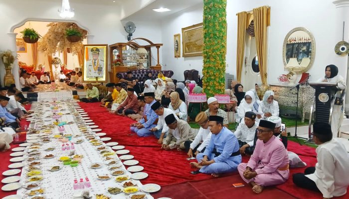 Air Mata dan Doa Mengalir di Haul Ke-6 Almarhum David Bobihoe Akib