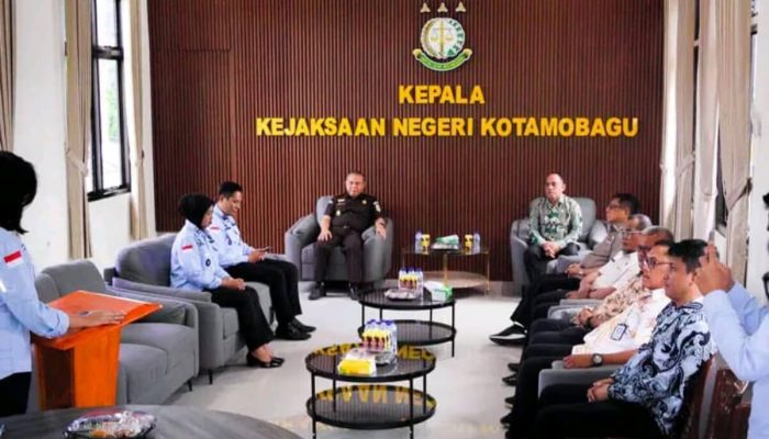 Perkuat Tata Kelola dan Mitigasi Risiko Hukum, Pemkab Bolmong Terima 4 Dokumen Legal Opinion dari Kejari Kotamobagu