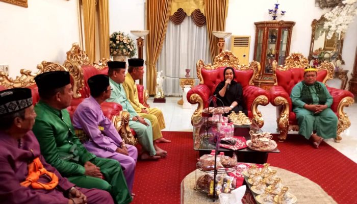 Rahmijati Jahja Restui Gelar Adat Almarhum David Bobihoe Dianugerahkan ke Bupati Sofyan Puhi