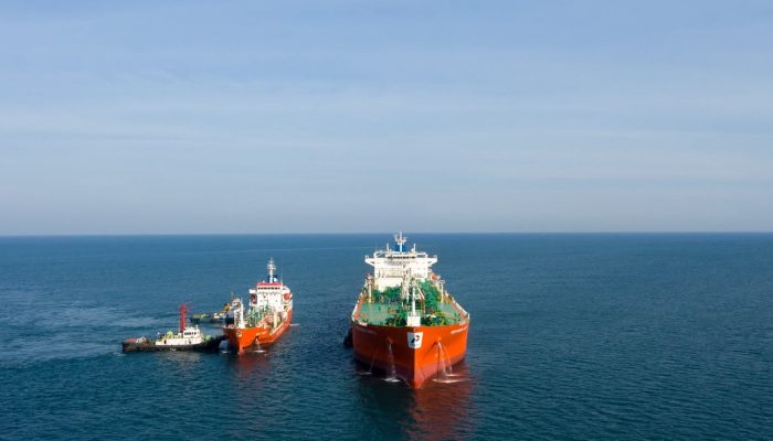 Pertamina Operasikan Perdana Ship to Ship Kolonodale, Perkuat Distribusi B50 di Kawasan Timur Sulawesi