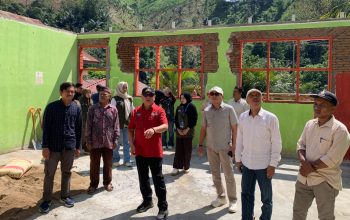 Bupati Gorontalo Tinjau Revitalisasi SDN 18 Telaga Biru, Tekankan Kualitas Bangunan