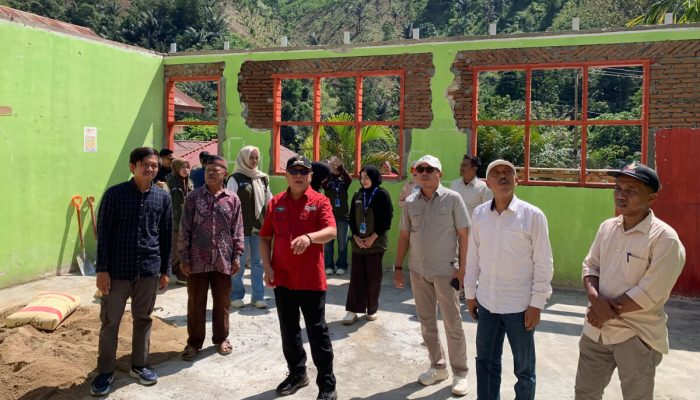 Bupati Gorontalo Tinjau Revitalisasi SDN 18 Telaga Biru, Tekankan Kualitas Bangunan