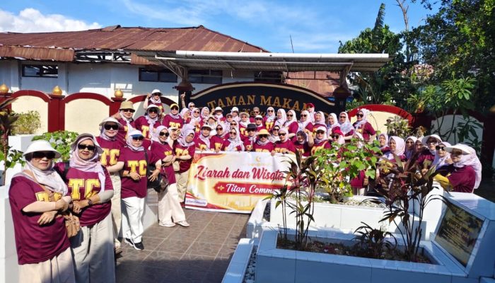 Titan Community Ziarah ke Makam David Bobihoe Akib, Teladani Semangat Pengabdian