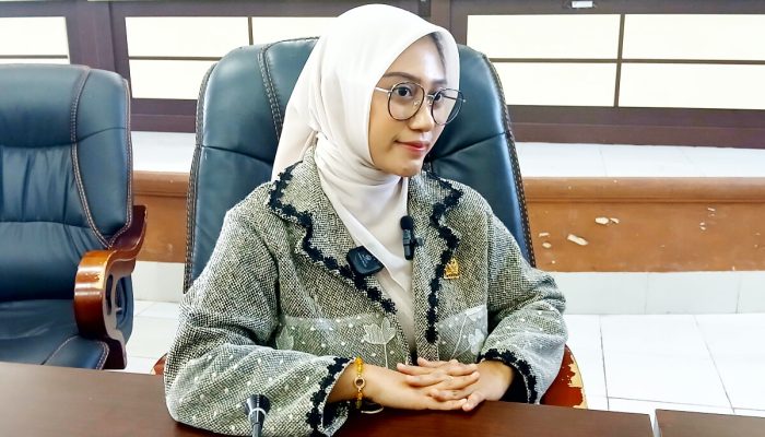 Uang Ortu Siswa Dikembalikan, Dheninda Chaerunnisa Tanggung Biaya Pagar SDN 8 Sumalata