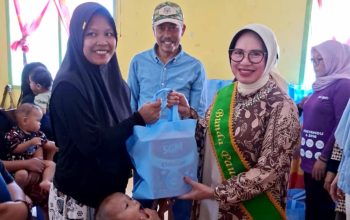 Maryam Sofyan Puhi Turun Langsung, Bagikan Bantuan Nutrisi untuk Cegah Stunting di Tilango