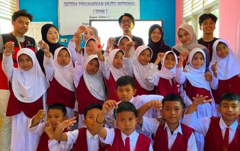 Lewat Ecokey, Siswa SD Inpres Sinoa Bantaeng Diajak Olah Limbah Tutup Botol Jadi Barang Berguna