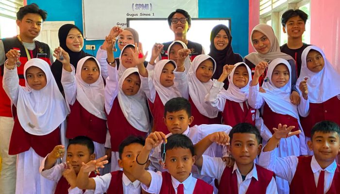 Lewat Ecokey, Siswa SD Inpres Sinoa Bantaeng Diajak Olah Limbah Tutup Botol Jadi Barang Berguna
