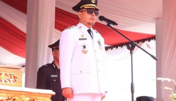 Peringati HUT Ke-81 RI, Bupati Boltara Pimpin Upacara Pengibaran Bendera