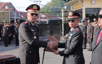 HUT ke-81 RI, Polresta Gorontalo Kota Berikan Penghargaan kepada Personel Berprestasi