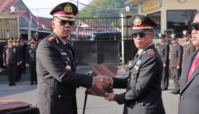 HUT ke-81 RI, Polresta Gorontalo Kota Berikan Penghargaan kepada Personel Berprestasi