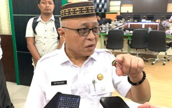 Plh Camat Pulubala Kena Semprot Bupati Gara-gara Sembarangan Pakai Atribut PDUB