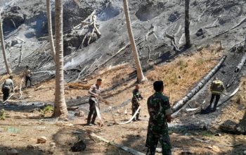 Kebakaran Lahan 2 Hektare di Tibawa, TNI-Polri dan Warga Bahu Membahu Padamkan Api