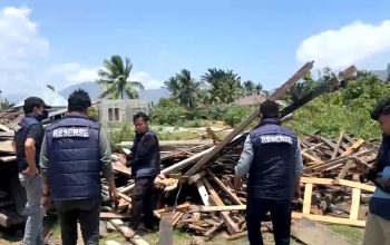 Barang Bukti Puing Bangunan Eks Rumah Jawatan Kantor Pos Gorontalo Ditemukan, Polisi Pasang Police Line