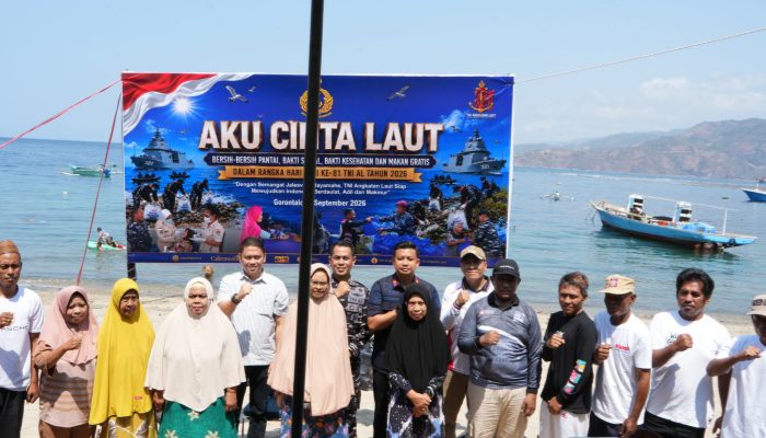 Jaga Laut, Layani Rakyat: Kolaborasi Imigrasi Gorontalo dan TNI AL di Pesisir Bone Bolango